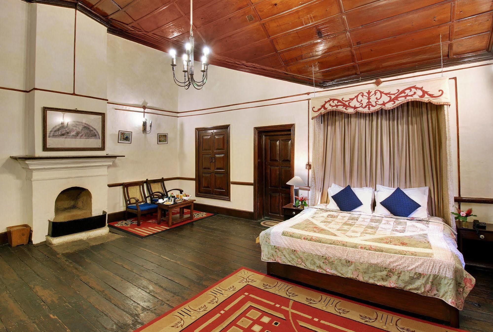 Hotel Chevron Rosemount à Ranikhet Extérieur photo